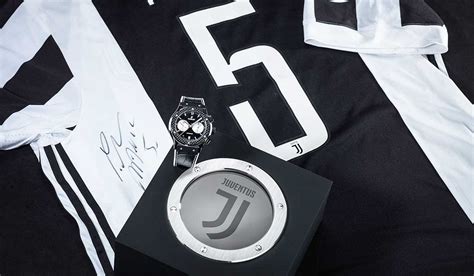 Hublot presents a new chronograph in the colors of Juventus